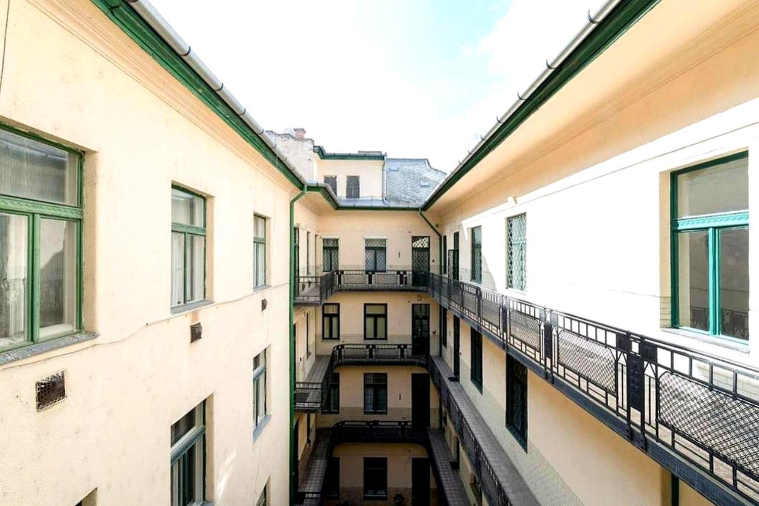 Vaci Street - Location In Budapest, Steps From The Danube Appartamento